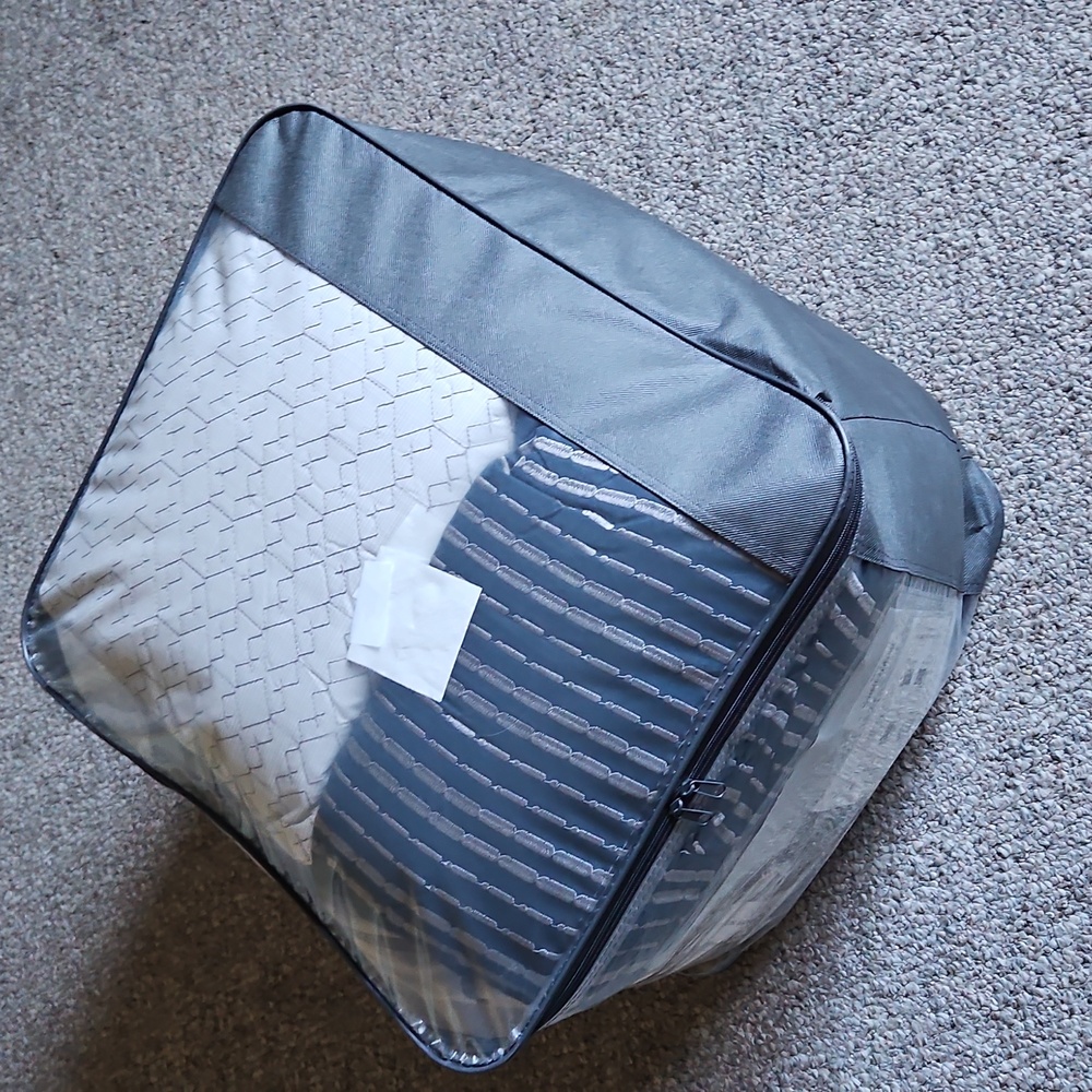 New Ellison 8pcs Navy and White Bedding Set - Picture 10 of 10